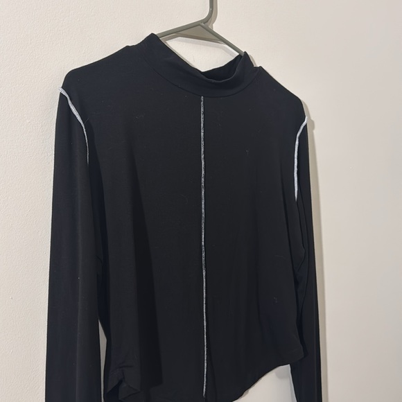 Reformation Stacey Knit Long Sleeve Top in Black with White Piping - L - Picture 4 of 6